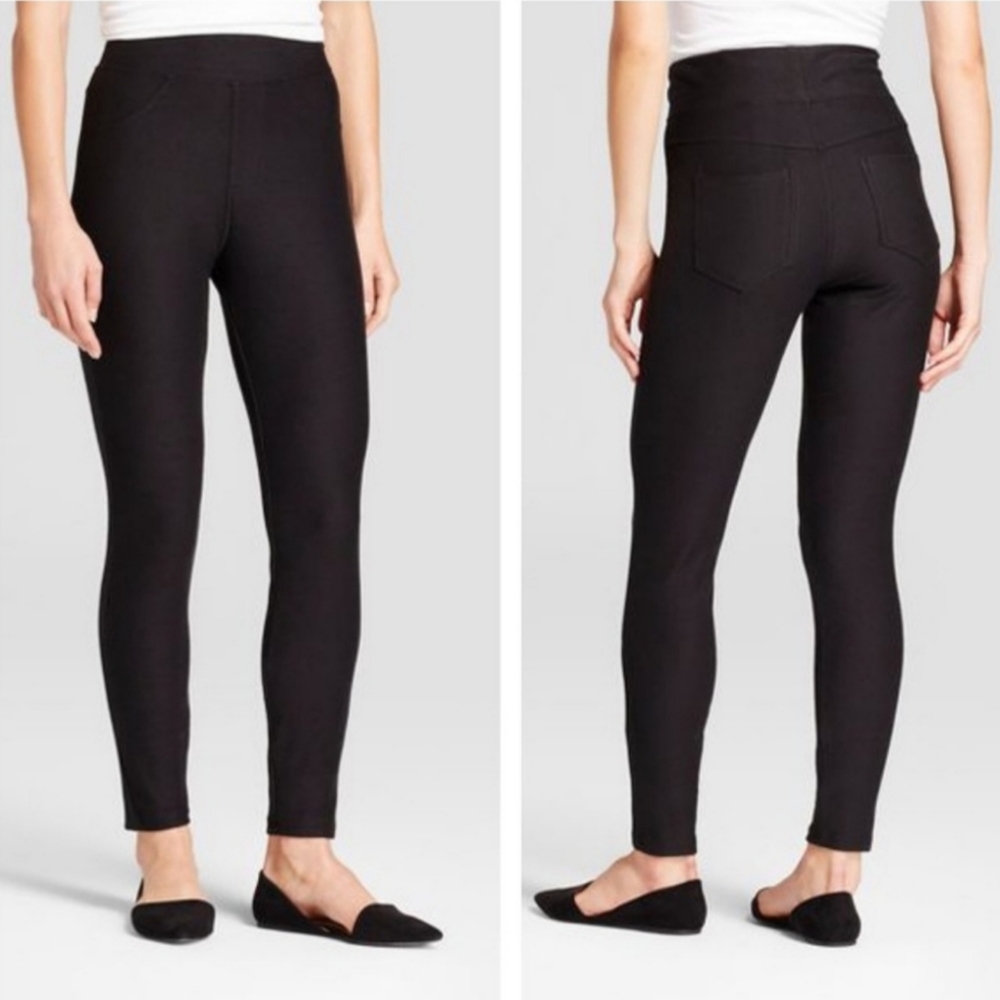 NWT Black Jeggings